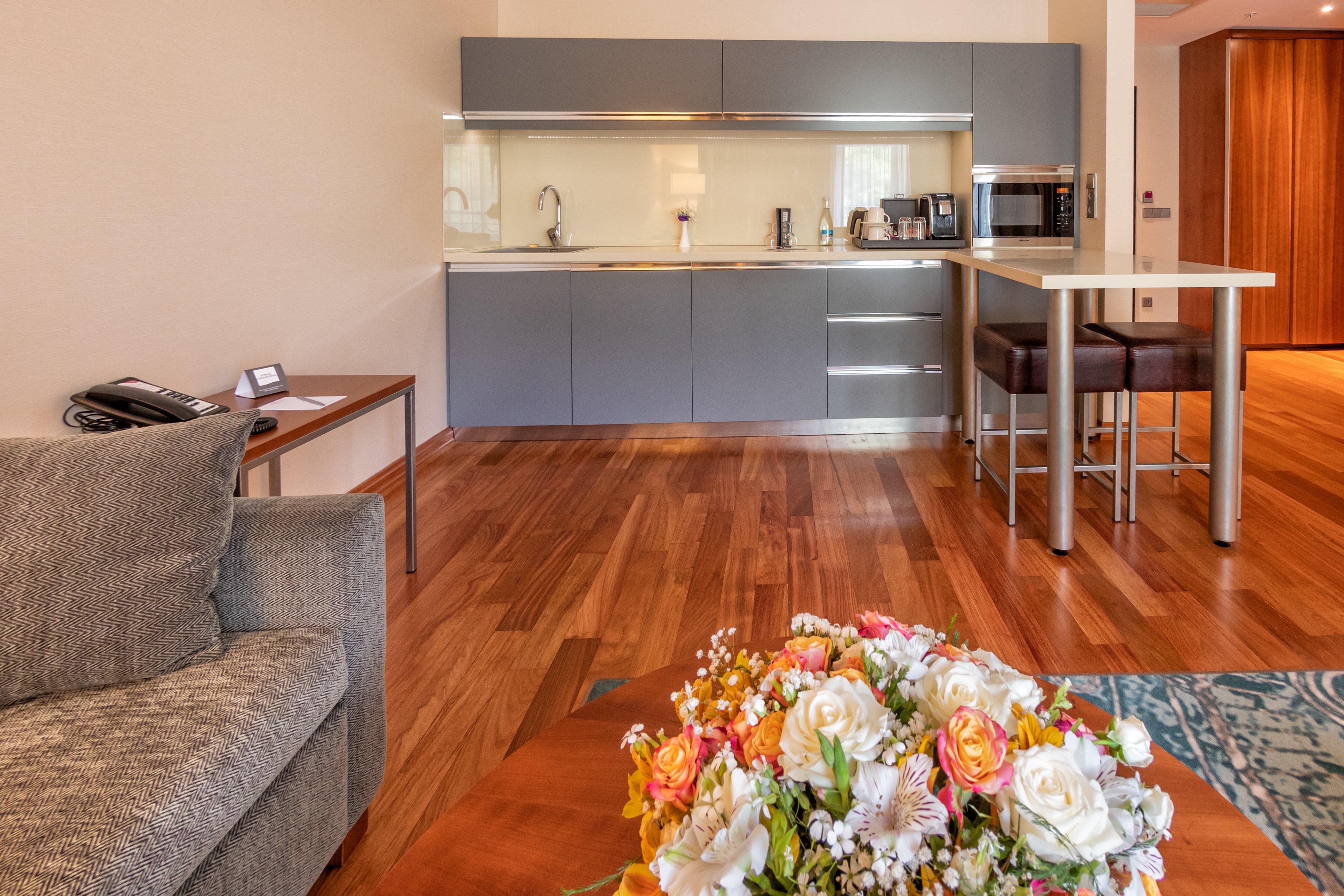 Crowne Plaza - Borjomi By Ihg Hotell Exteriör bild A kitchen in a serviced apartment