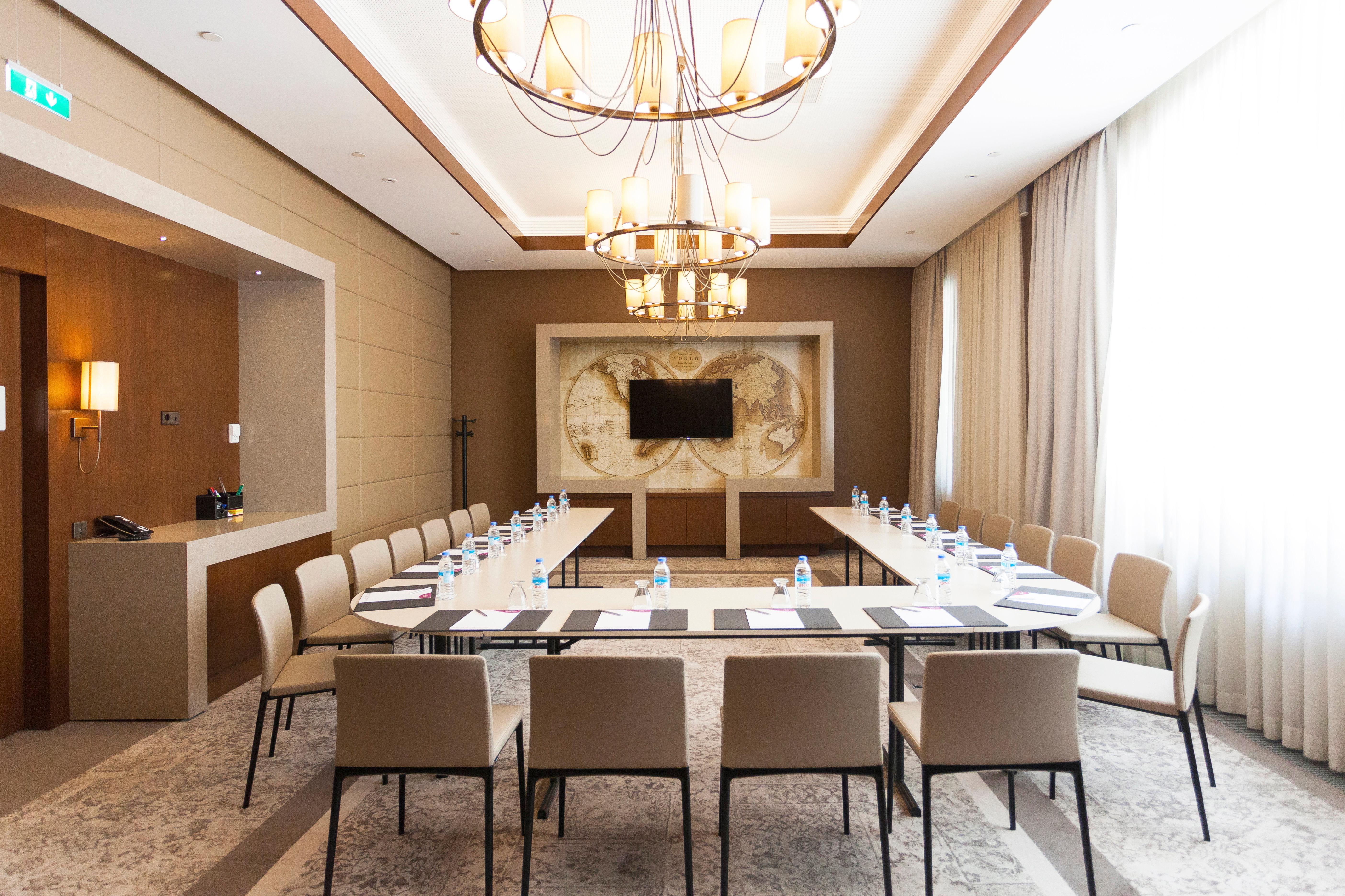 Crowne Plaza - Borjomi By Ihg Hotell Exteriör bild Meeting room