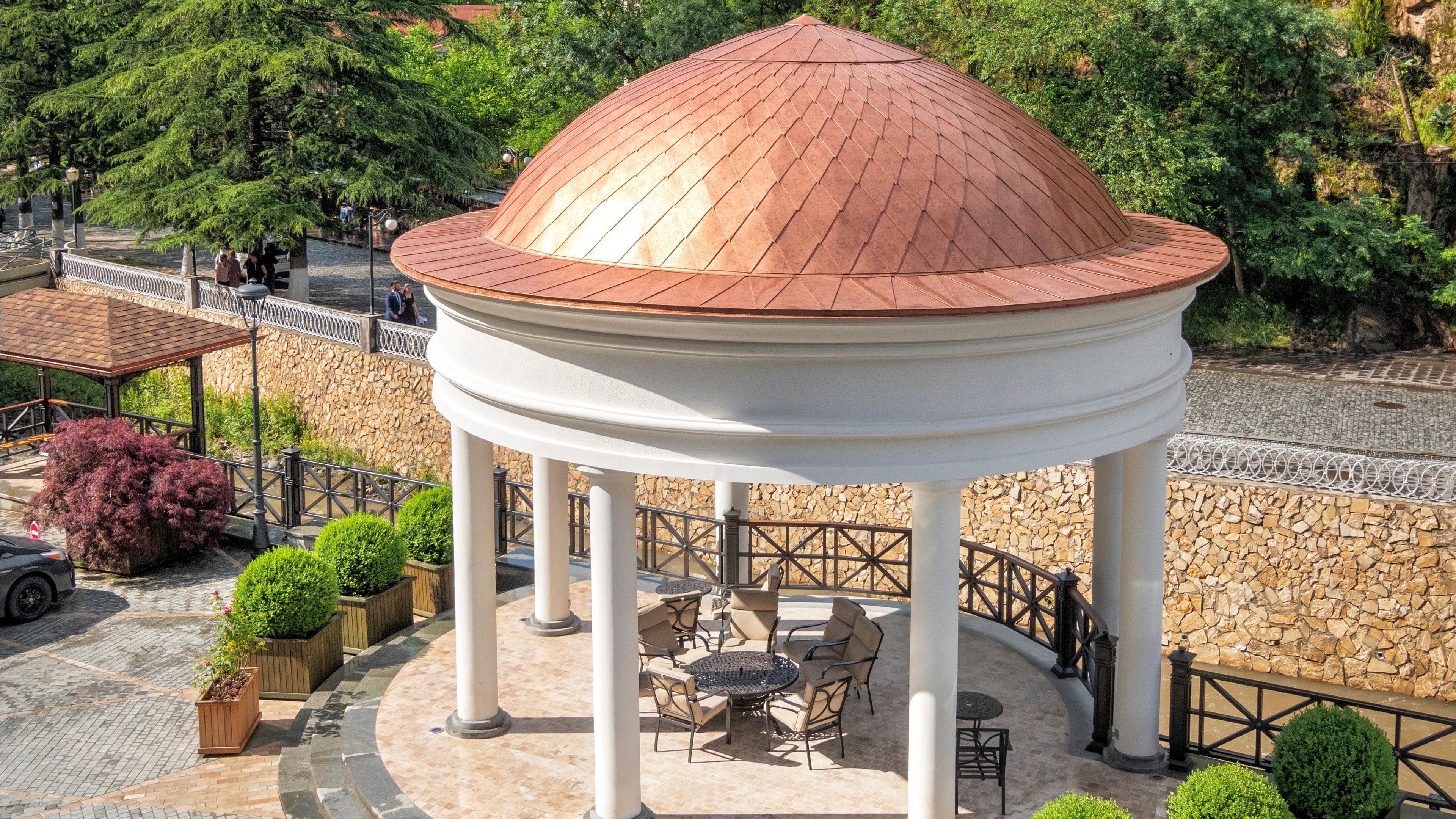 Crowne Plaza - Borjomi By Ihg Hotell Exteriör bild The gazebo at the center of the park