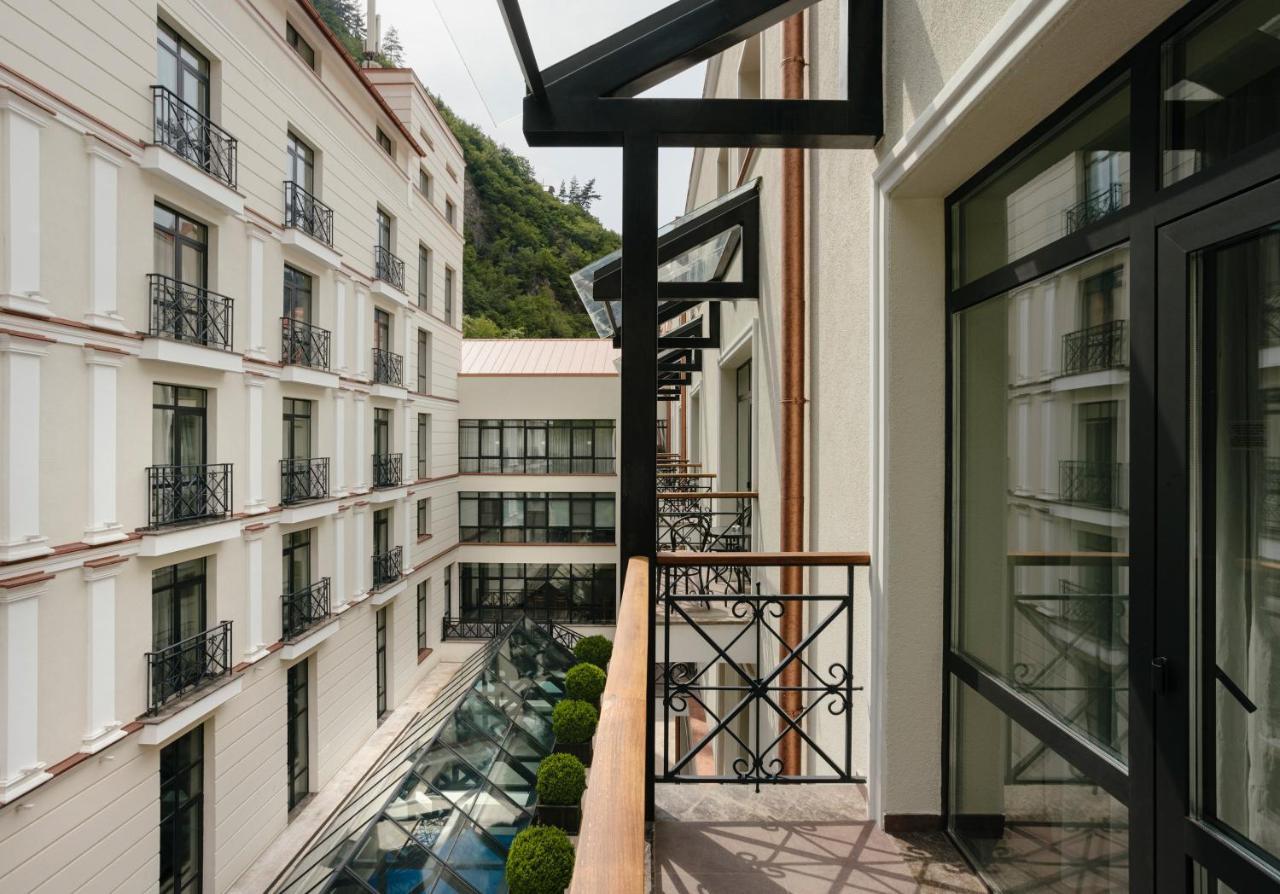 Crowne Plaza - Borjomi By Ihg Hotell Exteriör bild The hotel's interior