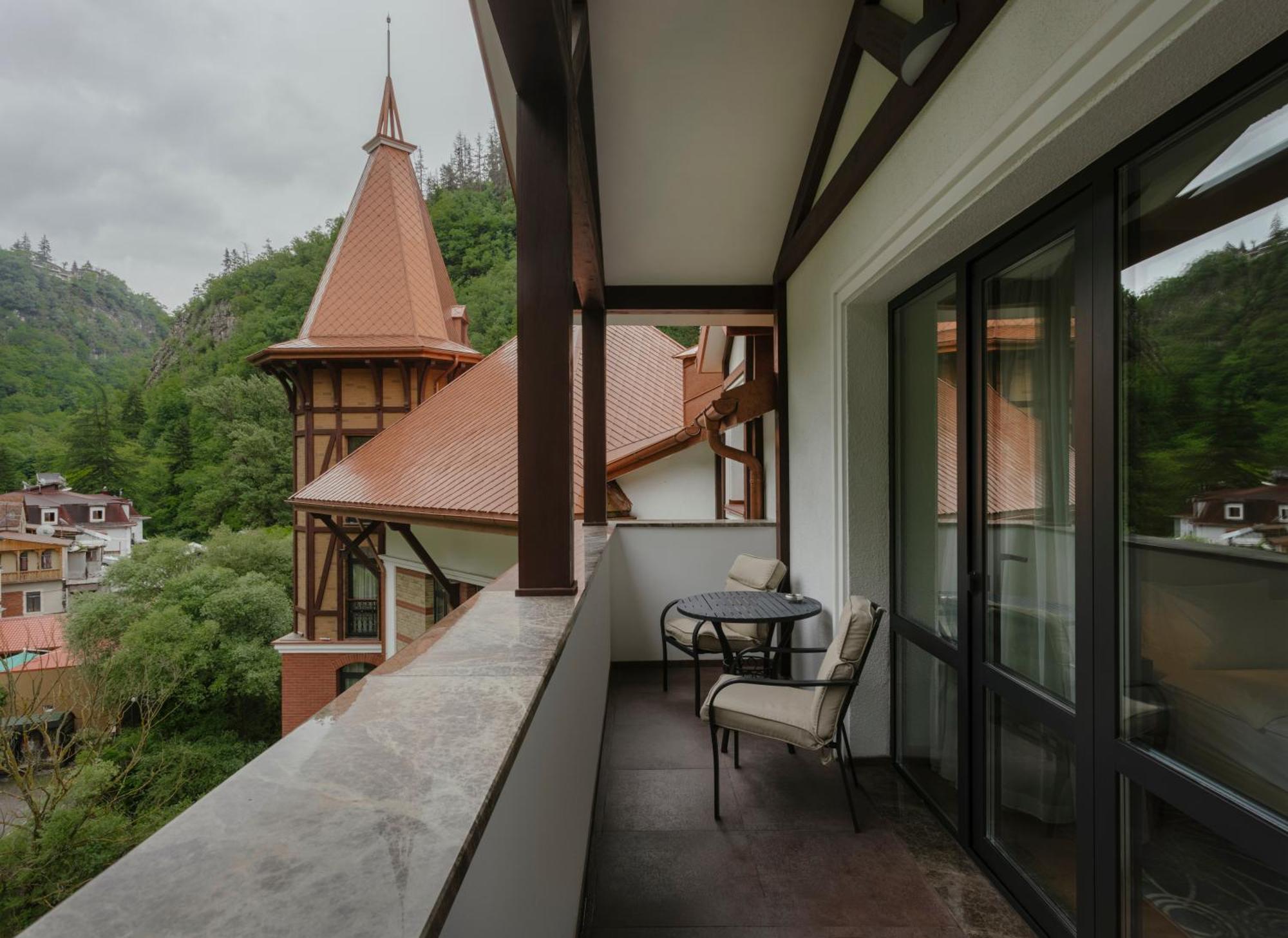 Crowne Plaza - Borjomi By Ihg Hotell Exteriör bild A balcony